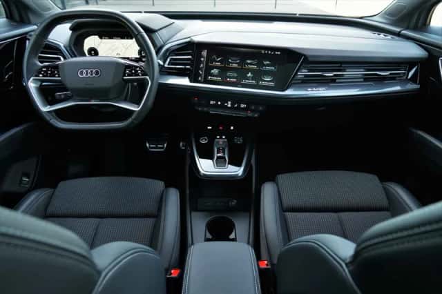 Audi Q4 e-tron (2023) thumbnail 6