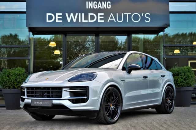 Porsche Cayenne Coupé (2025) thumbnail 1