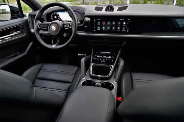 Porsche Cayenne Coupé (2025) thumbnail 3