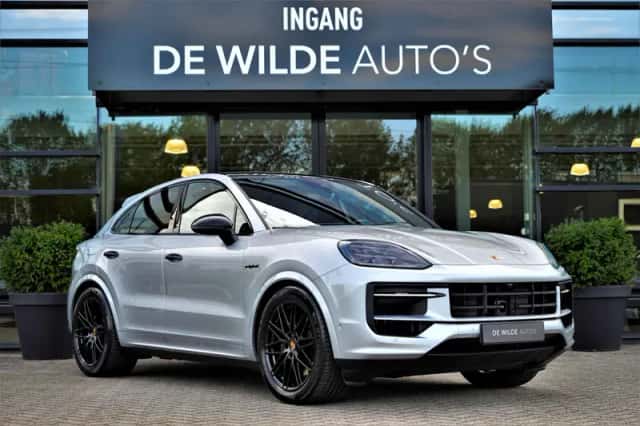 Porsche Cayenne Coupé (2025) thumbnail 5