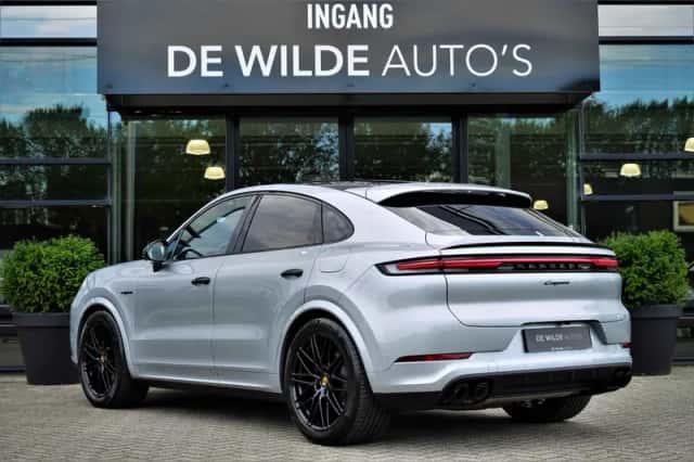Porsche Cayenne Coupé (2025) thumbnail 6