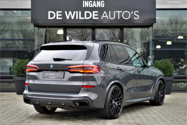 BMW X5 (2022) thumbnail 2