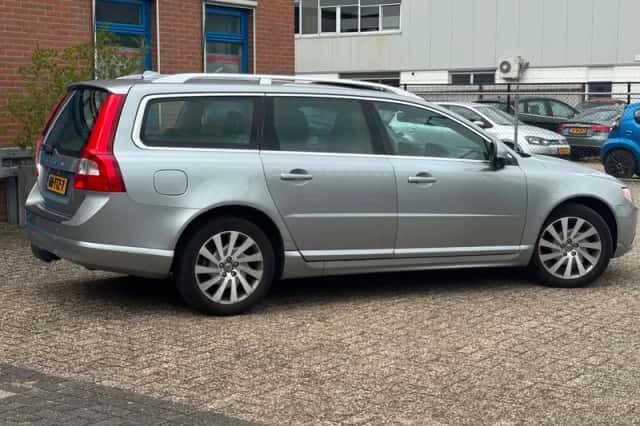 Volvo V70 (2012) thumbnail 4