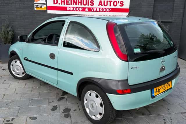 Opel Corsa (2001) thumbnail 2