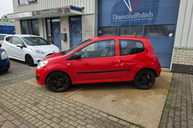 Renault Twingo (2010) thumbnail 2