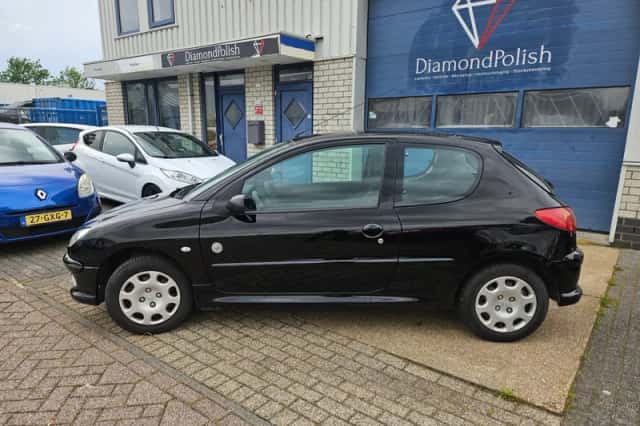 Peugeot 206 (2008) thumbnail 2