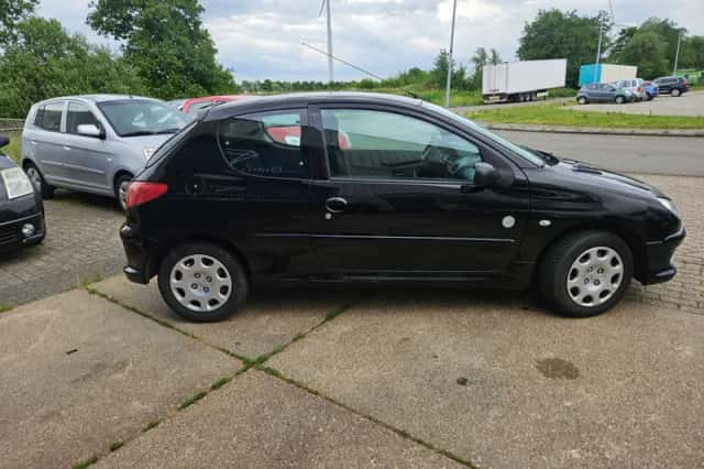 Peugeot 206 (2008) thumbnail 6