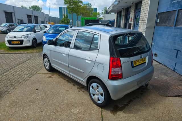 Kia Picanto (2006) thumbnail 3