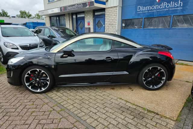 Peugeot RCZ (2011) thumbnail 2