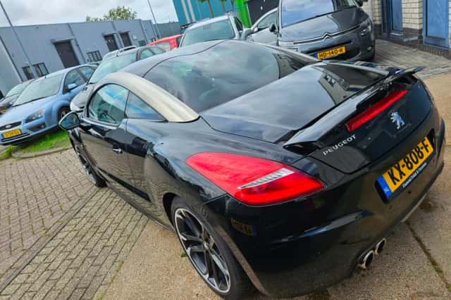 Peugeot RCZ (2011) thumbnail 3