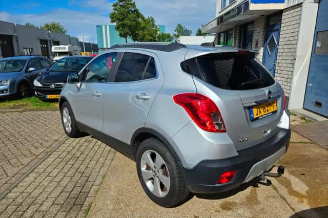 Opel Mokka (2016) thumbnail 3