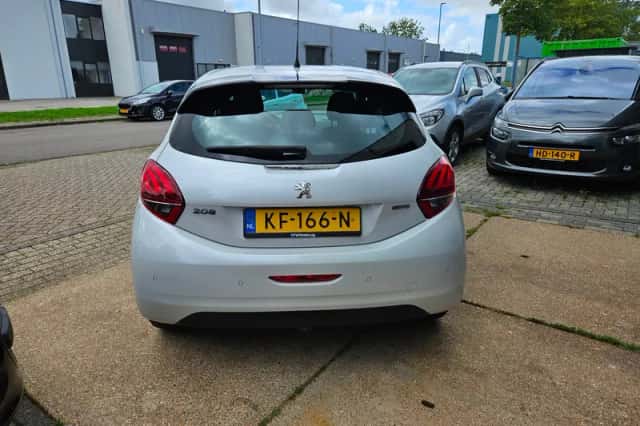 Peugeot 208 (2016) thumbnail 4