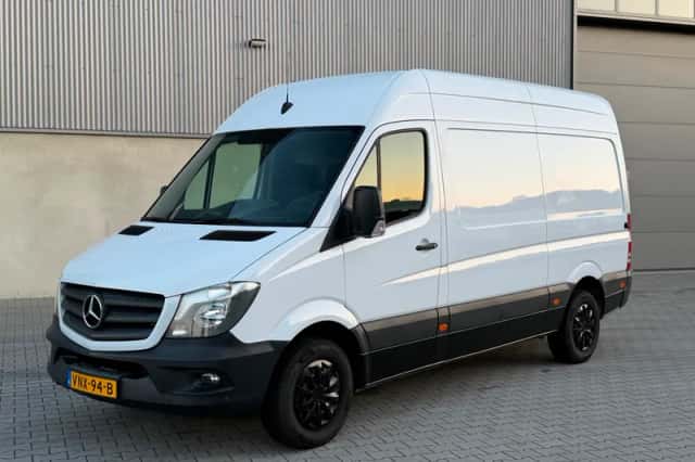 Mercedes-Benz Sprinter (2015) thumbnail 1