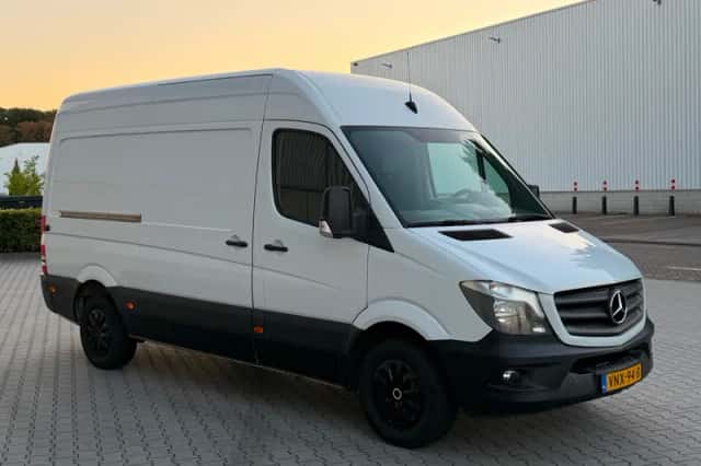 Mercedes-Benz Sprinter (2015) thumbnail 4