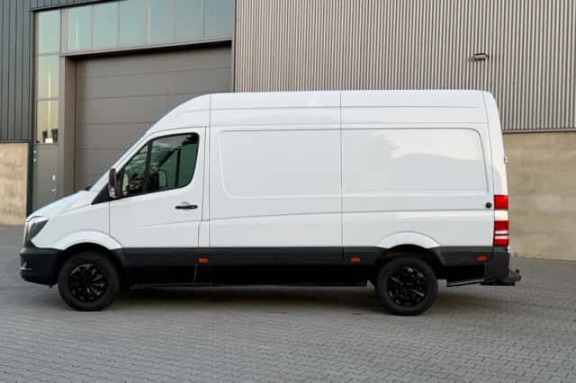 Mercedes-Benz Sprinter (2015) thumbnail 5