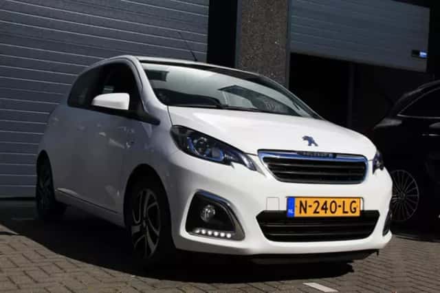 Peugeot 108 (2021) thumbnail 2