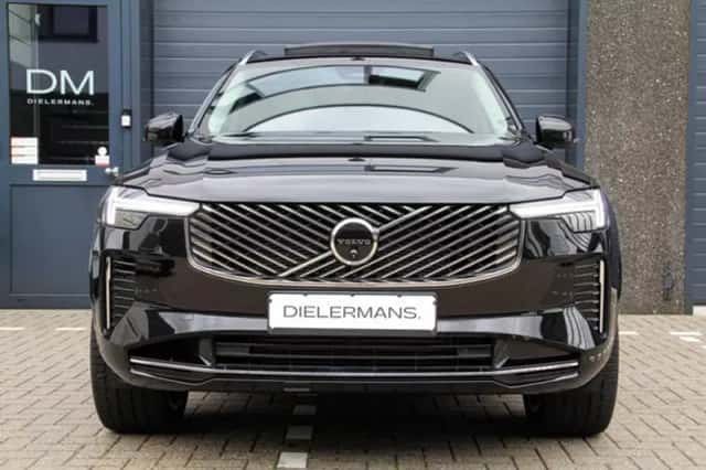 Volvo XC90 (2025) thumbnail 3