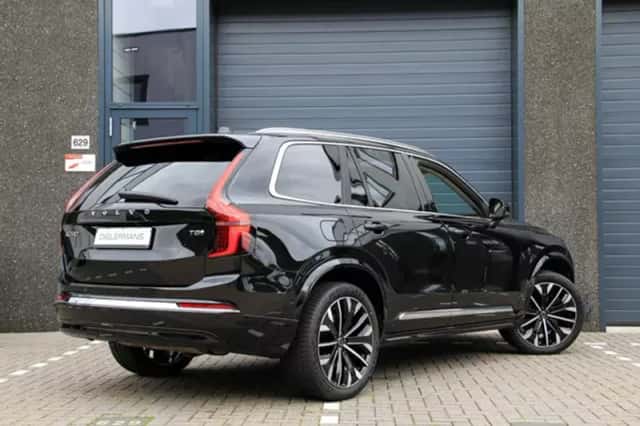 Volvo XC90 (2025) thumbnail 5