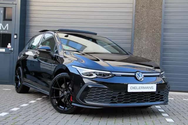 Volkswagen Golf (2022) thumbnail 2