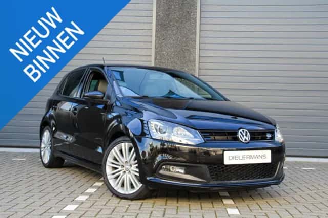 Volkswagen Polo (2014) thumbnail 1