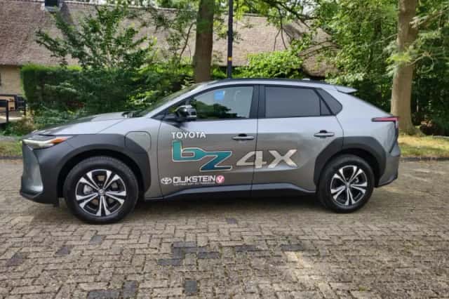 Toyota bZ4X (2026) thumbnail 4