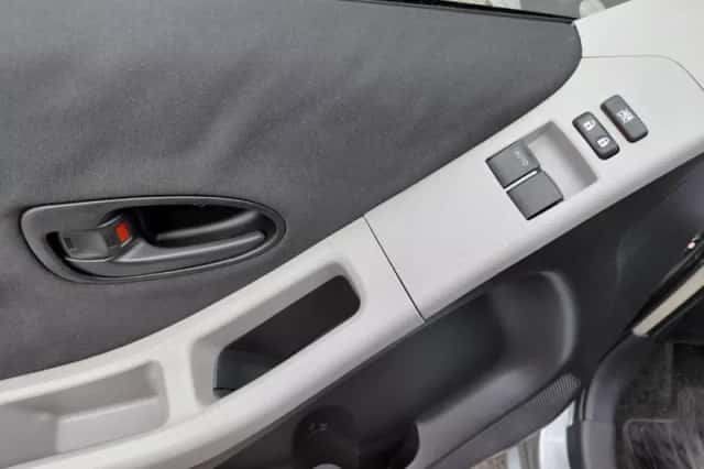 Toyota Yaris (2010) thumbnail 6