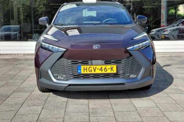 Toyota C-HR (2026) thumbnail 2
