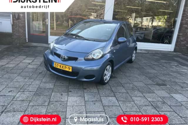 Toyota Aygo (2010) thumbnail 1