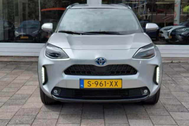 Toyota Yaris Cross (2023) thumbnail 2
