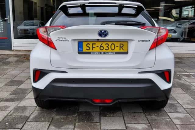 Toyota C-HR (2018) thumbnail 5