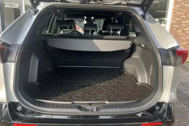 Toyota RAV4 (2023) thumbnail 6