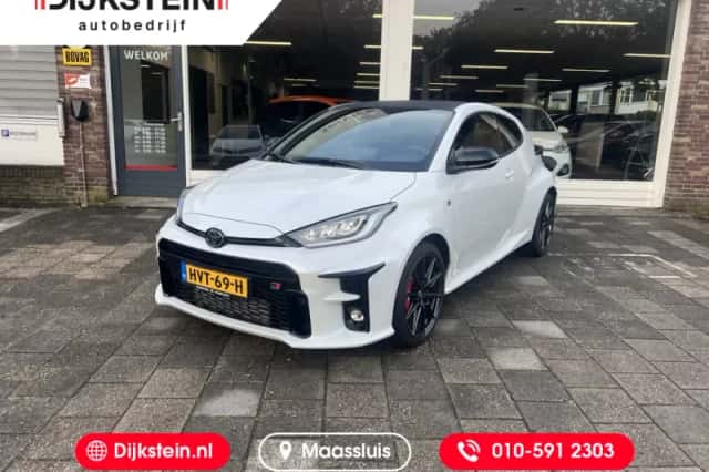 Toyota Yaris (2024) thumbnail 1