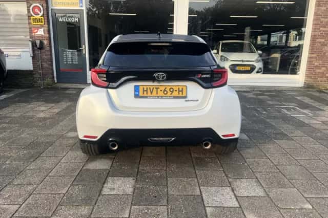 Toyota Yaris (2024) thumbnail 6