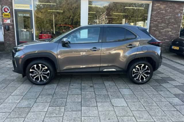 Toyota Yaris Cross (2023) thumbnail 3