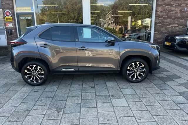 Toyota Yaris Cross (2023) thumbnail 4