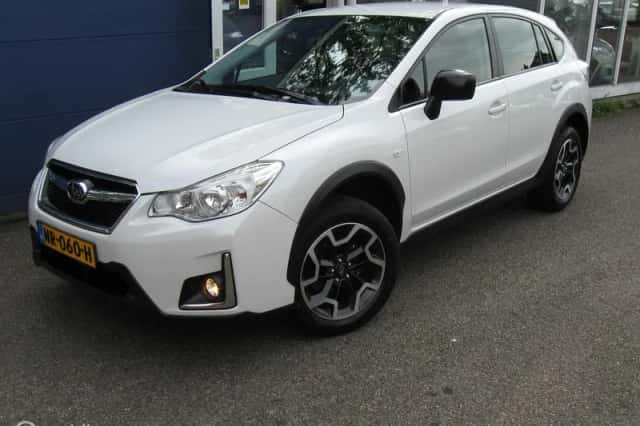 Subaru XV (2017) thumbnail 2