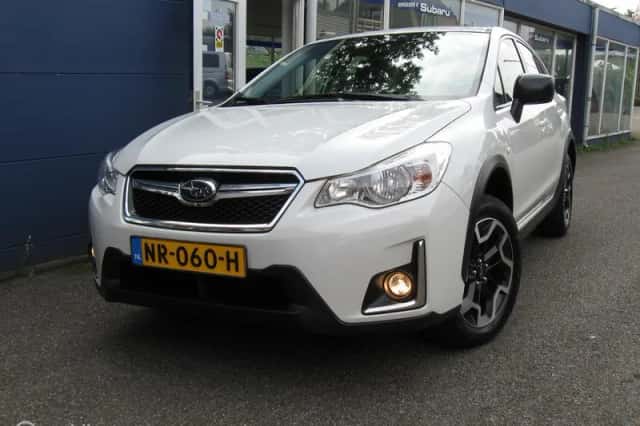 Subaru XV (2017) thumbnail 3