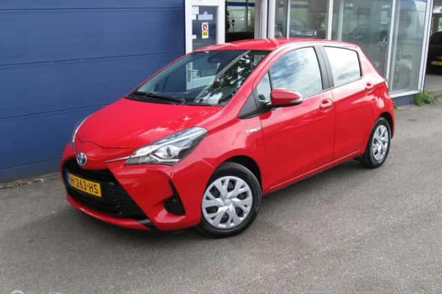 Toyota Yaris (2020) thumbnail 2