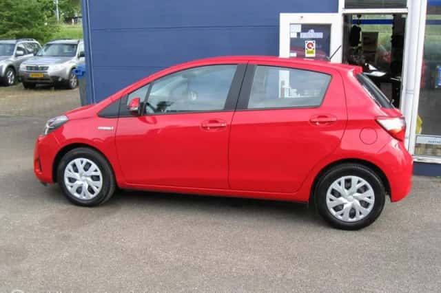 Toyota Yaris (2020) thumbnail 4