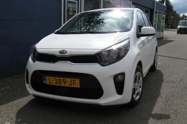 Kia Picanto (2021) thumbnail 3