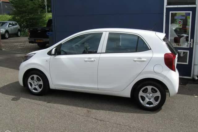 Kia Picanto (2021) thumbnail 4