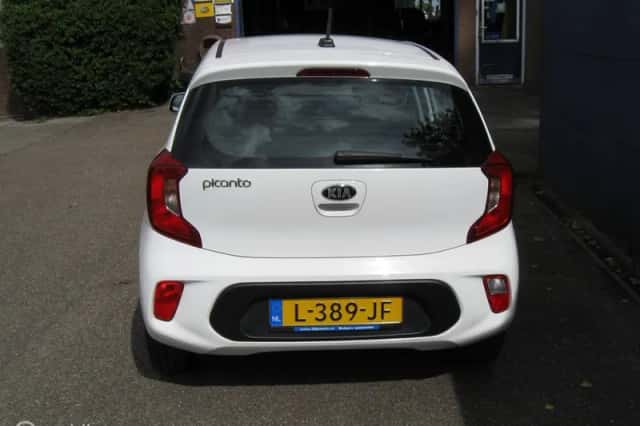 Kia Picanto (2021) thumbnail 6