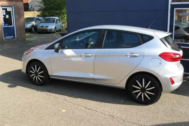 Ford Fiesta (2020) thumbnail 4