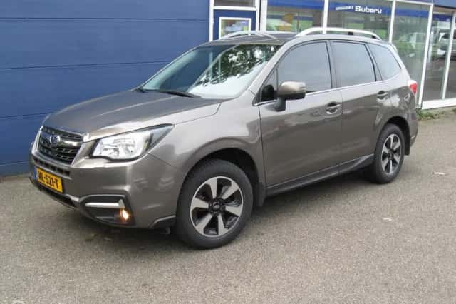 Subaru Forester (2017) thumbnail 2