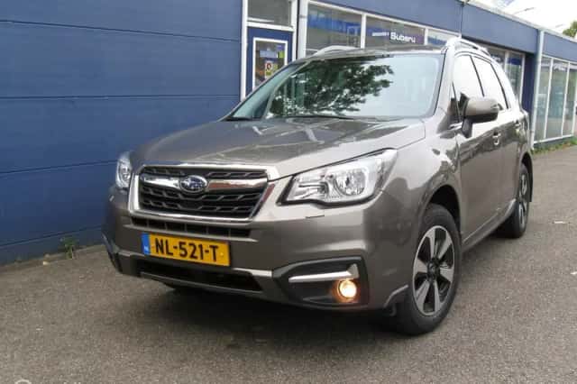 Subaru Forester (2017) thumbnail 3