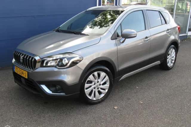 Suzuki S-Cross (2018) thumbnail 2
