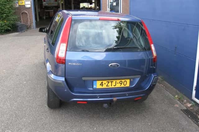 Ford Fusion (2006) thumbnail 6