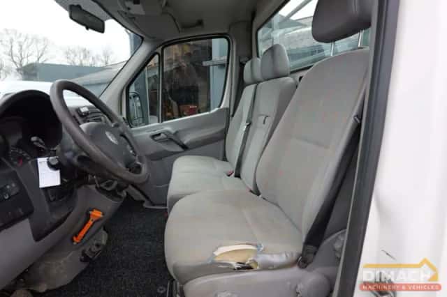 Volkswagen Crafter (2010) thumbnail 4