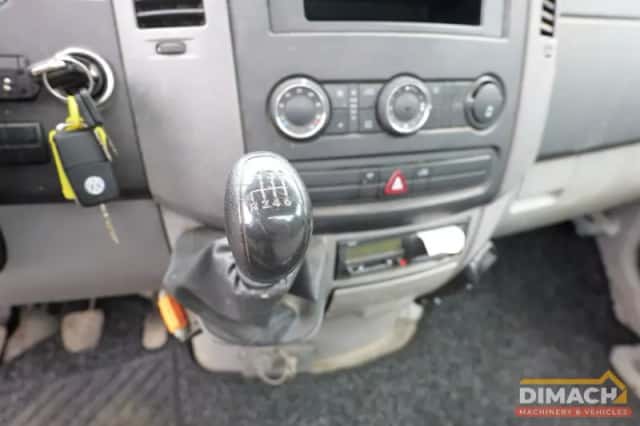 Volkswagen Crafter (2010) thumbnail 6