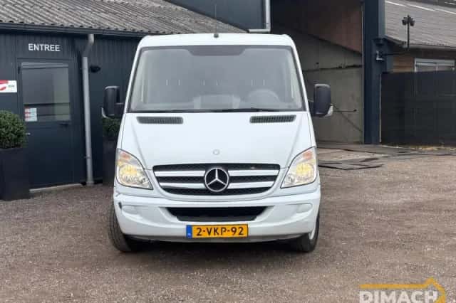 Mercedes-Benz Sprinter (2010) thumbnail 5
